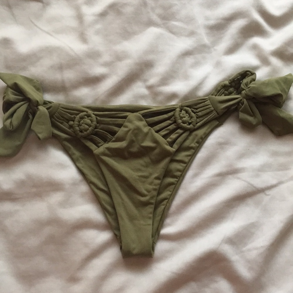 Frankie’s Bikinis Bottom